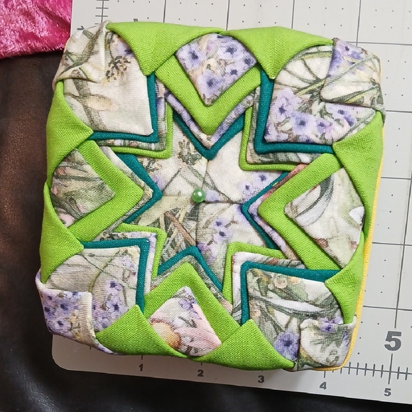 #32 Titled: Spring. Floral Green and Blue Quilted Decor 4"x4"x2" - Picture 1 of 3